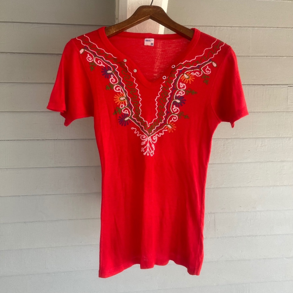 Vintage Style Red Embroidered Floral Boho Shirt (M)